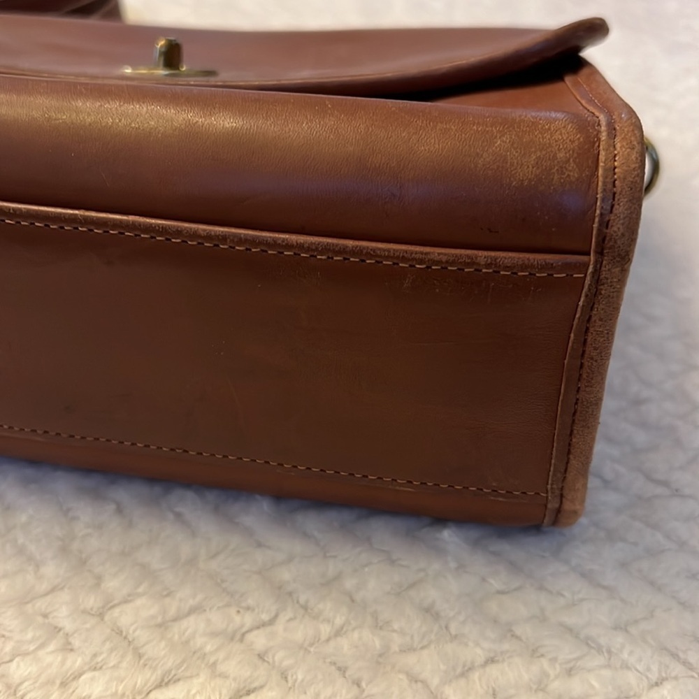 Coach Vintage 9870 British Tan Leather Shoulder Bag – Rare Classic - Picture 4 of 13